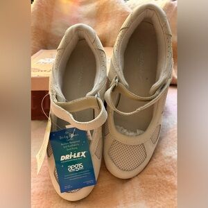 New Barefoot Freedom by Drew Delite Comfort Shoes SZ 9.5N